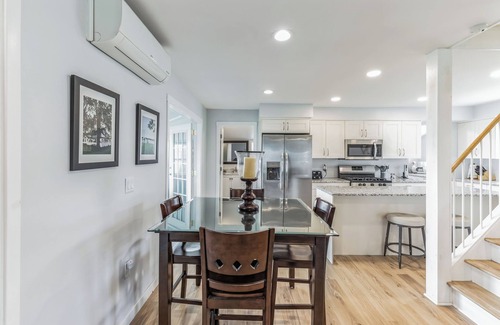 Pearl Beach House | Rays On The River: Pet-Friendly Retreat by St. Clair