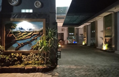 Probolinggo House | Budget-Friendly Stay at Raysha Guest House Awaits You