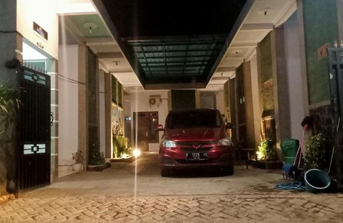 Probolinggo House | Budget-Friendly Stay at Raysha Guest House Awaits You