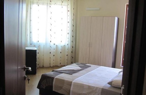 Pomorie Apartment | Discover Rayski Zalez: Pet-Friendly Retreat for Families
