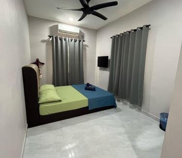 Kampung Merang House | Budget-Friendly Stay at Razak Guest House with Hot Tub