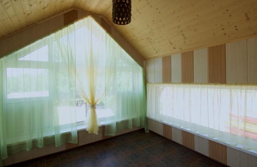 Rybinskoe Hotel | Pet-Friendly Razdolie Liubiatino with Hot Tub & Breakfast