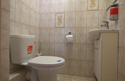 Rybinskoe Hotel | Pet-Friendly Razdolie Liubiatino with Hot Tub & Breakfast