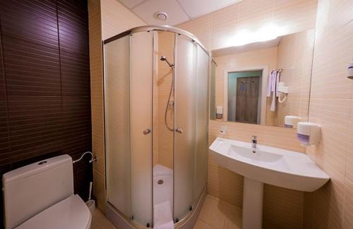 Darnyckyj Hotel | Pet-Friendly Retreat at Raziotel Kyiv with Top Amenities