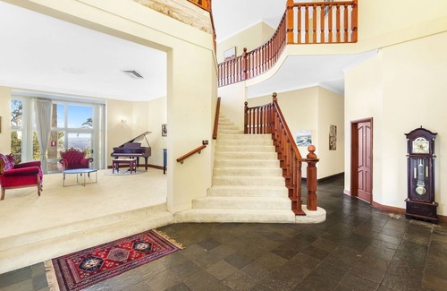 Razorback House | Razorback Dream Farmhouse: Family-Friendly Retreat with Pool
