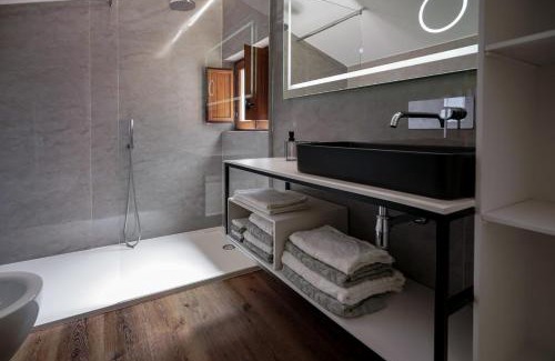 Valenca Apartment | RB Ganfei House: Oceanfront Retreat with Perfect 10 Score