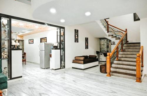 Begumpet Villa | Discover Comfort at RB Guest House with Family-Friendly Amenities
