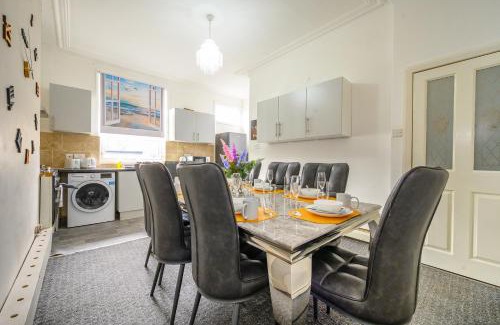 Beeston House | -RB15CFA- For Relaxed and Cosy stay with Free Parking