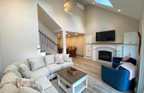 Bretton Woods House | RB24 Renovated AC Ski-in out Bretton Woods Townhome