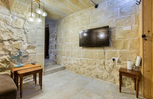 Rabat House | Historic Rb42 House - Child-Friendly and Guest Rated 9/10