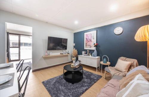 Chom Phon House | Discover RB7 Chatuchak House: Family-Friendly & Metro Access