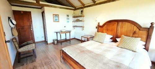 Zapallar House | Idyllic Casa en Zapallar with Ocean View & Pet-Friendly Garden