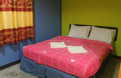 Ko Phi Phi House | Oceanview Retreat at Rc Guest House - Family-Friendly Stay
