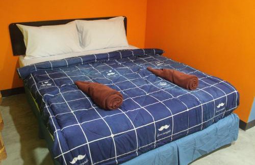 Ko Phi Phi House | Oceanview Retreat at Rc Guest House - Family-Friendly Stay