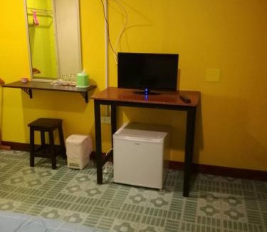 Ko Phi Phi House | Oceanview Retreat at Rc Guest House - Family-Friendly Stay