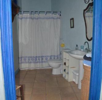 Pacs del Penedes Apartment | Discover RCP El Racó: Pet-Friendly Retreat with Top Ratings