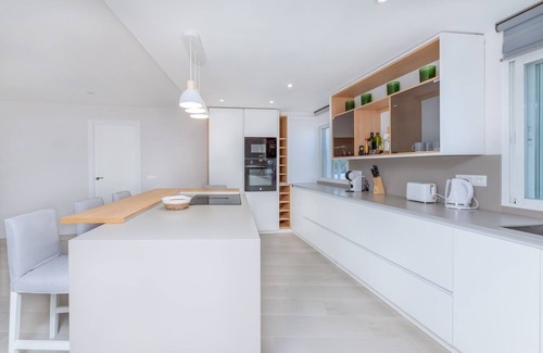 New Golden Mile Apartment | Relaxing 4-Bed Beachfront Retreat at Dominion Beach