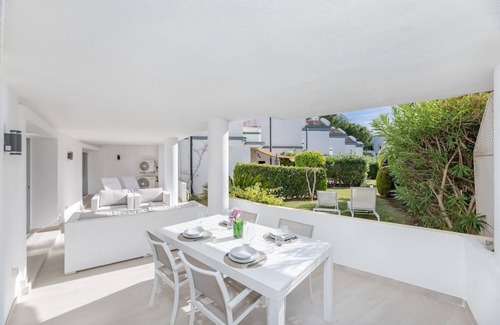 New Golden Mile Apartment | Relaxing 4-Bed Beachfront Retreat at Dominion Beach