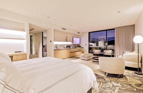 Ivanhoe East Hotel | Discover Reem Yarra Valley: Guest Rated 9.8 with Fantastic Amenities