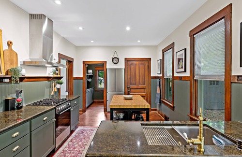 Russell Cottage | Historic 1880's Cottage Near Highwood and Lake Michigan