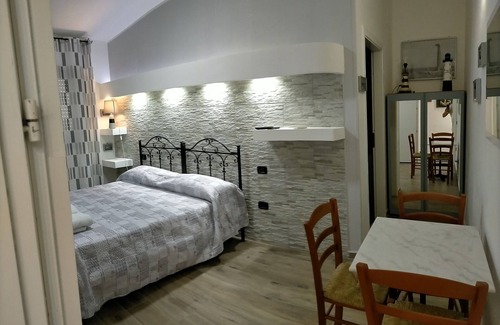 Crotone Bed & Breakfast | Eco-Friendly Re Mare B&B: Rated 10/10 with Family Amenities