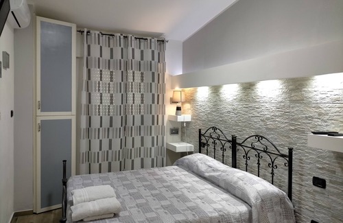 Crotone Bed & Breakfast | Eco-Friendly Re Mare B&B: Rated 10/10 with Family Amenities