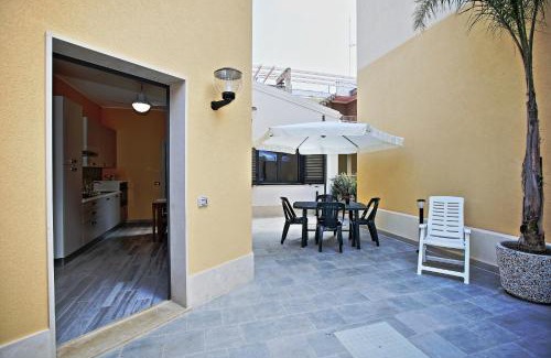 Avola House | Guest Rated: 9.8 at RE SOLE La Dependance - Oceanfront Retreat