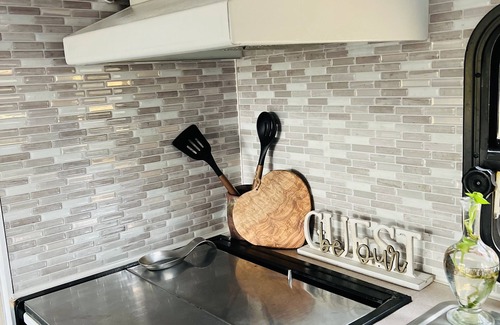 Maple Grove - Franklin House | Private Pet-Friendly Retreat with Spa and Breakfast Options
