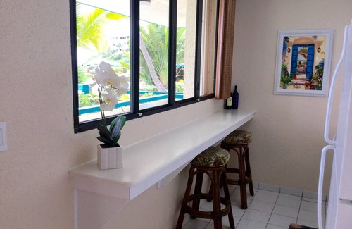 Bolongo Bay Condo | Oceanfront Getaway: 9.6/10 Rated Retreat with Pool & Spa