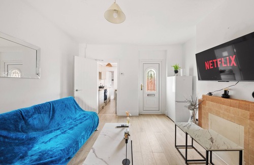 Reading House | Reading Retreat Spacious 5 Bedroom House