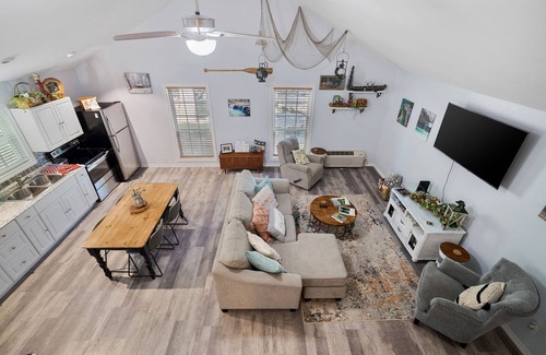 Marble Falls Cabin | Relax and Unwind at Our Family-Friendly Retreat
