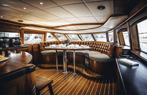 Estate Kings Quarter Boat Rental | All-Inclusive Oceanfront Retreat for Family Fun