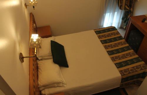 Costa de Caparica Hotel | Oceanfront Retreat at Real Caparica Hotel - Rated 8/10