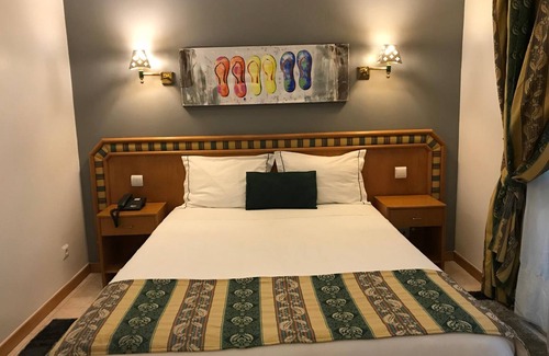 Costa de Caparica Hotel | Relax at Real Caparica Hotel: Spa, Dining & Family-Friendly