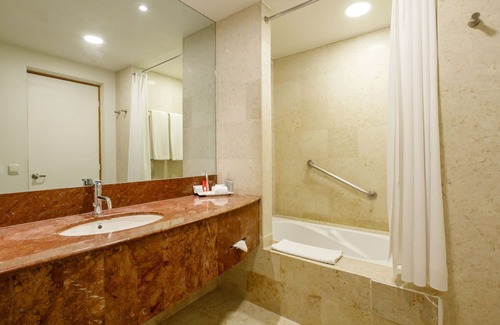 Torreon Hotel | Stylish Real Inn Torreón: Pool, Spa & 4-Star Comfort