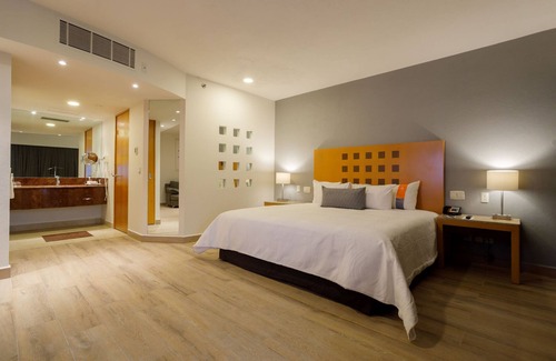 Torreon Hotel | Stylish Real Inn Torreón: Pool, Spa & 4-Star Comfort