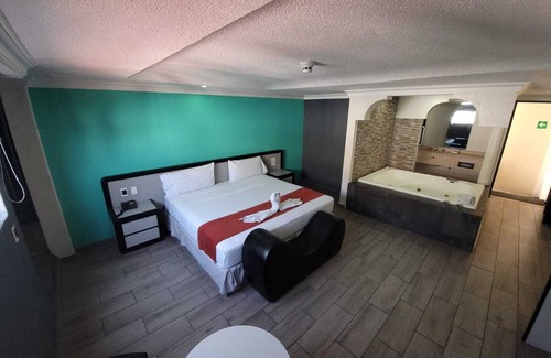 Doctores Hotel | Family-Friendly Real la Viga Motel with Breakfast & Spa
