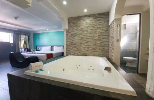 Doctores Hotel | Family-Friendly Real la Viga Motel with Breakfast & Spa