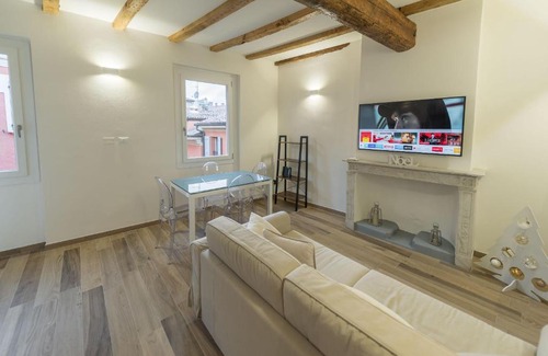 L'antico Ghetto Ebraico Apartment | Charming Realkasa Canonica Apartment - Family-Friendly Stay
