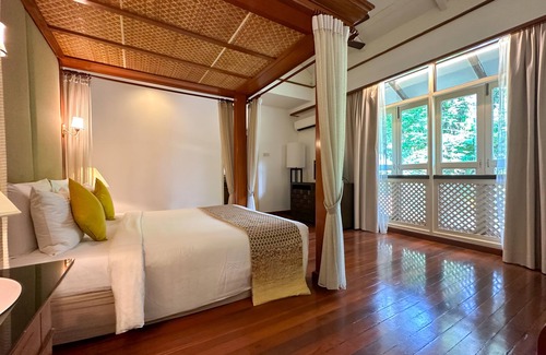 Kuala Teriang Hotel | Experience Rebak Island Resort & Marina with Ocean Views