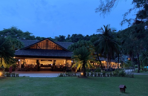 Kuala Teriang Hotel | Experience Rebak Island Resort & Marina with Ocean Views