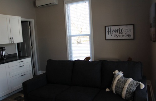 Pleasant Hill House | Discover Rebecca's Retreat on Katy Trail in Pleasant Hill