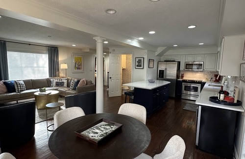 Oxford Condo | Rebel Hideaway: Guest Rated 10/10, Steps from the Square