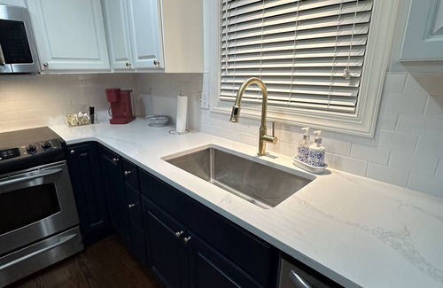 Oxford Condo | Rebel Hideaway: Guest Rated 10/10, Steps from the Square