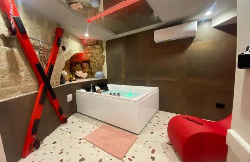 Gravina in Puglia Bed & Breakfast | Experience REBEL SUITE with Hot Tub & Breakfast Included