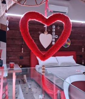 Gravina in Puglia Bed & Breakfast | Experience REBEL SUITE with Hot Tub & Breakfast Included