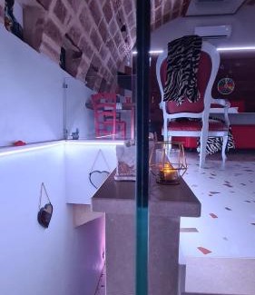 Gravina in Puglia Bed & Breakfast | Experience REBEL SUITE with Hot Tub & Breakfast Included