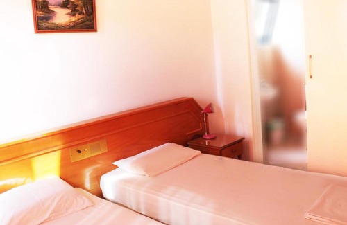 Larnaca Hotel | Budget-Friendly Stay at Rebioz Hotel with Breakfast Included