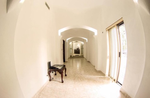 Monterrey Municipality House | Spacious and Cozy Room in Monterrey with Breakfast Included