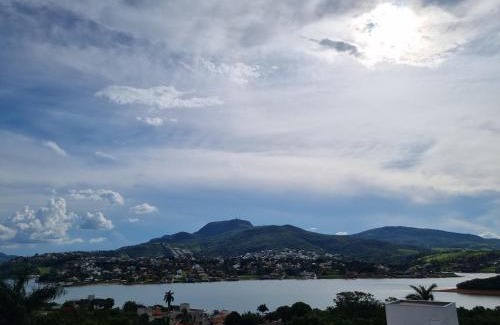 Capitolio House | Elegant Recanto Brenda: Scenic Lake Views and Pool Access